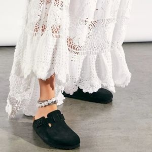 Birkenstock Boston Black Suede Slip On Excellent condition!